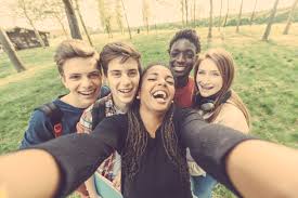 ¿Por qué se hacen tantos selfies los adolescentes?