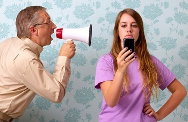 ¿Pueden estar los adolescentes sin móvil?